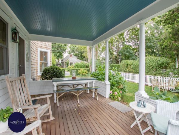 Cape Cod Home 995398