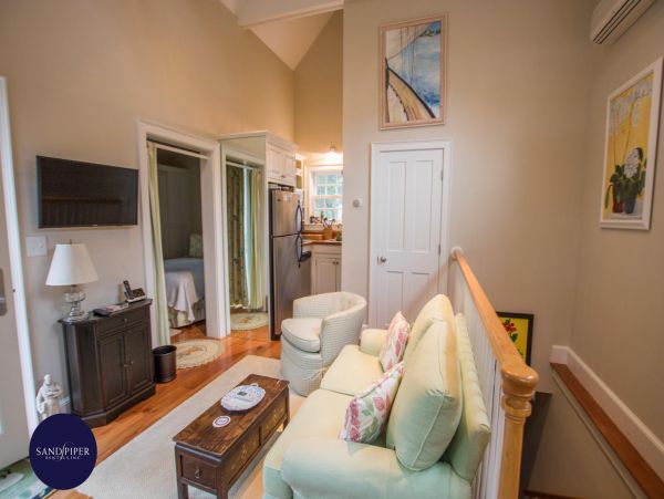 Cape Cod Home 995398