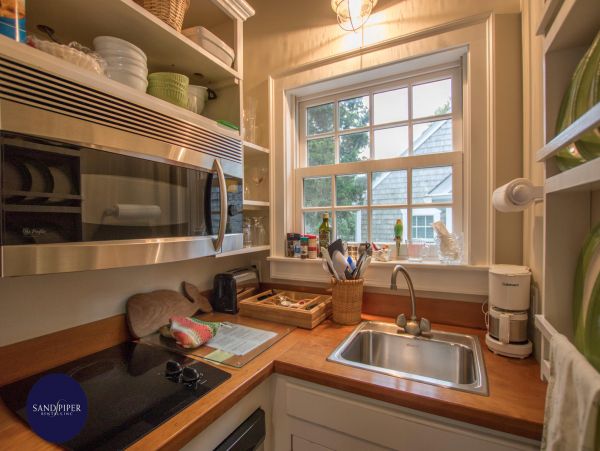 Cape Cod Home 995398
