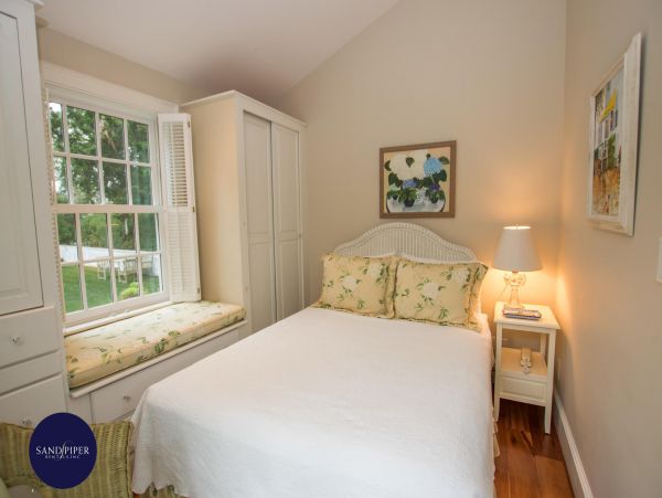 Cape Cod Home 995398