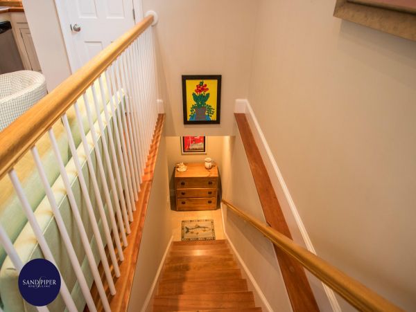 Cape Cod Home 995398