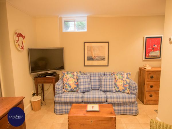 Cape Cod Home 995398