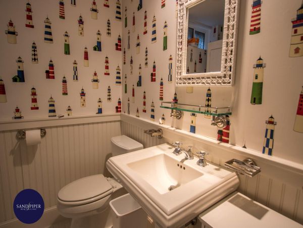 Cape Cod Home 995398
