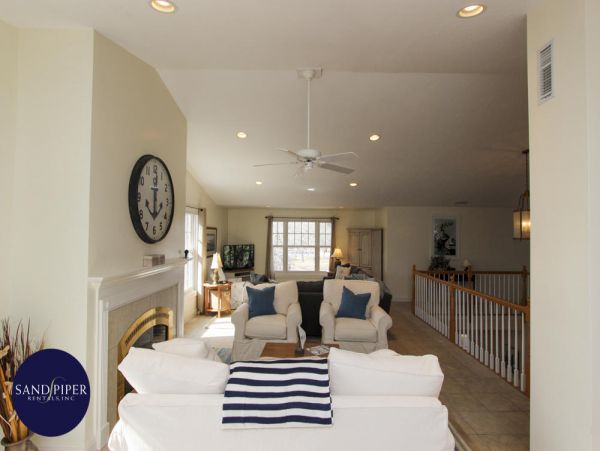 Cape Cod Home 995399