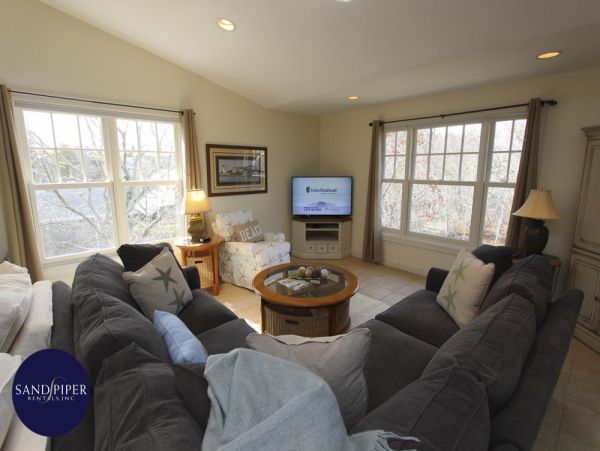Cape Cod Home 995399
