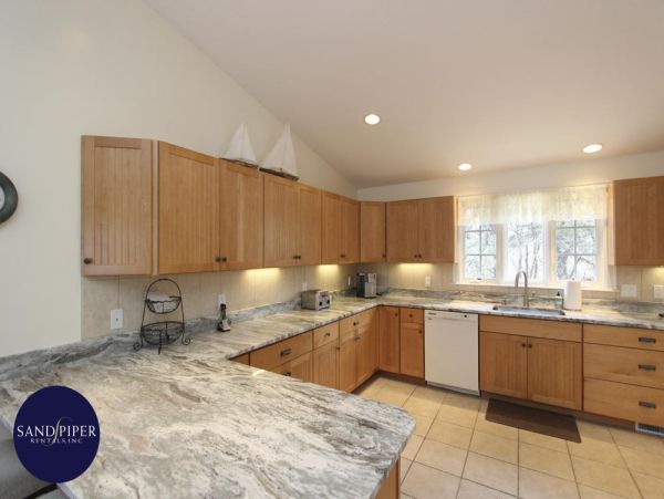 Cape Cod Home 995399