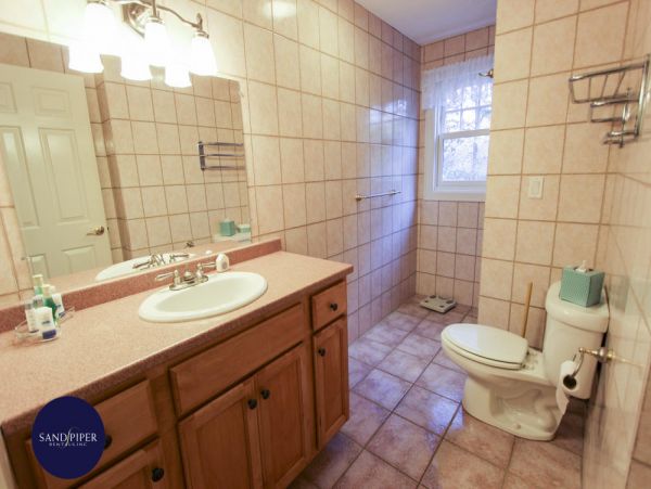 Cape Cod Home 995399