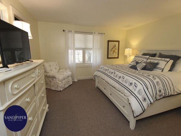 Cape Cod Home 995399
