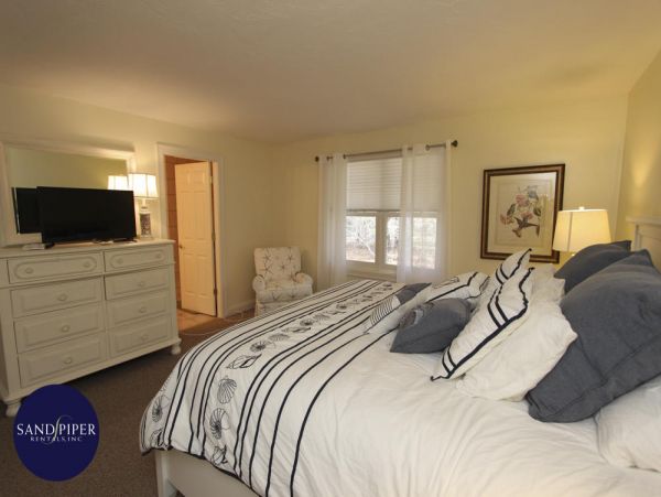 Cape Cod Home 995399
