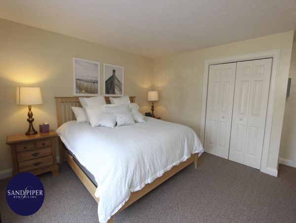 Cape Cod Home 995399