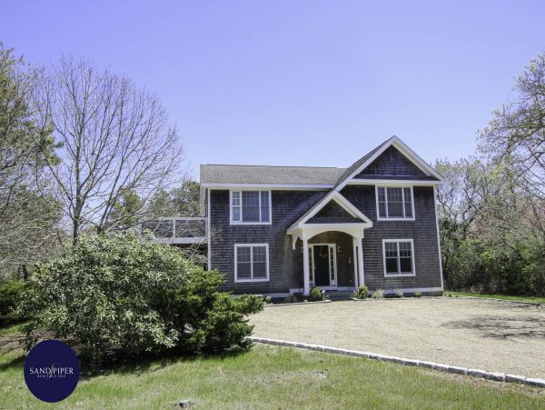 Cape Cod Home 995399