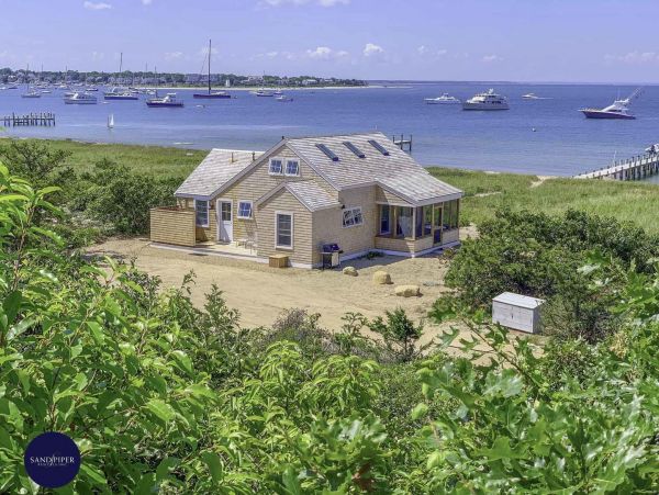 Cape Cod Home 995401