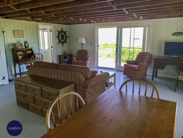 Cape Cod Home 995401