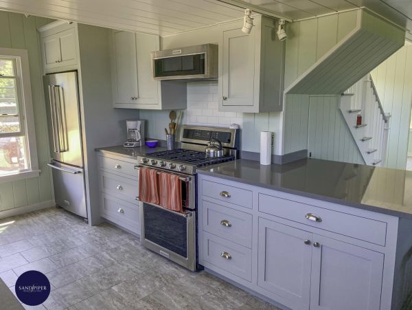 Cape Cod Home 995401