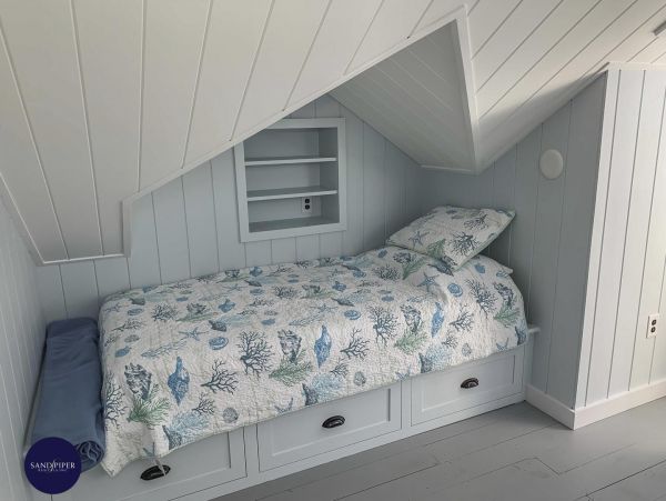 Cape Cod Home 995401
