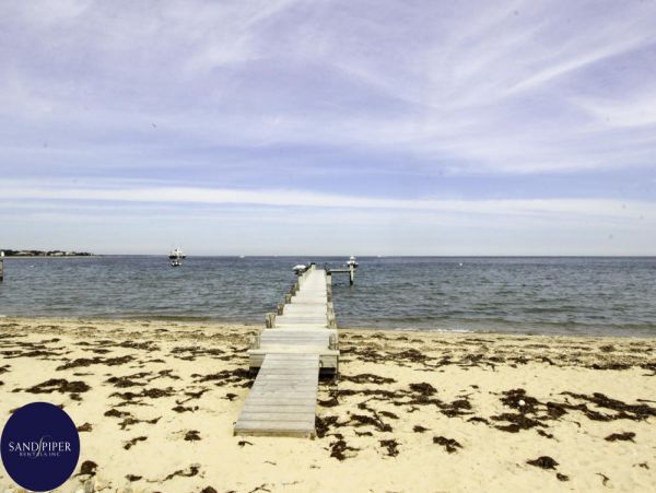 Cape Cod Home 995401