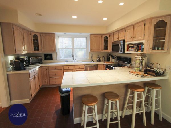 Cape Cod Home 995402