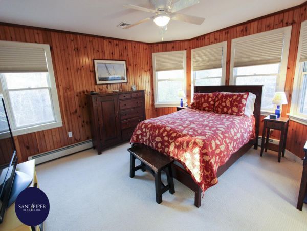 Cape Cod Home 995402
