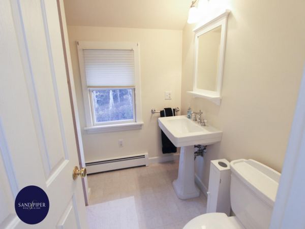 Cape Cod Home 995402