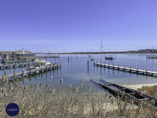 Cape Cod Home 995403