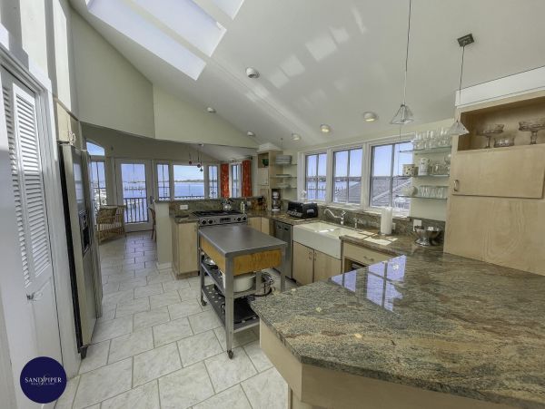 Cape Cod Home 995403