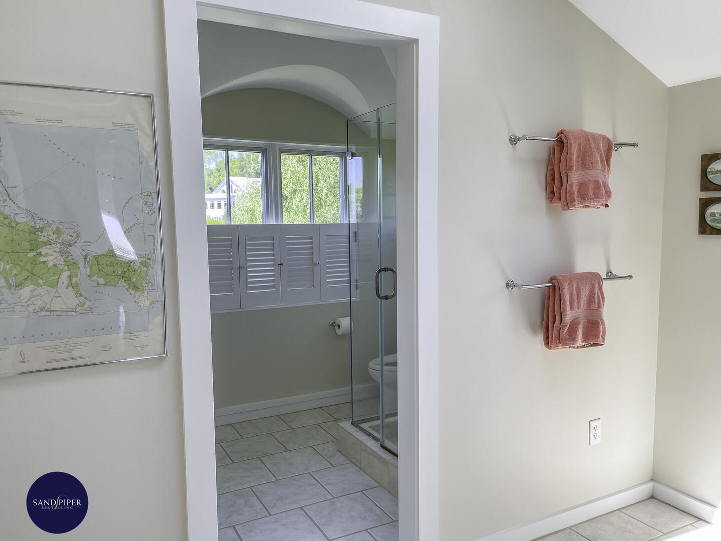 Cape Cod Home 995403