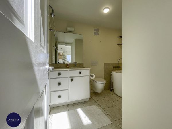 Cape Cod Home 995403