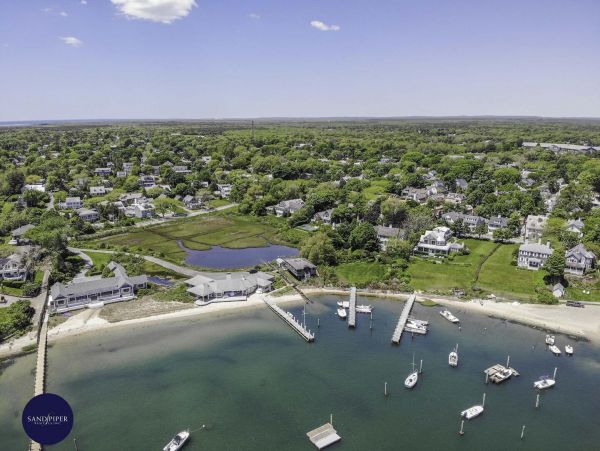Cape Cod Home 995403