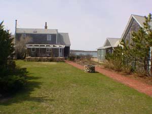 Cape Cod Home 995404