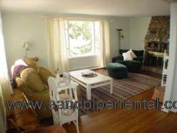 Cape Cod Home 995404
