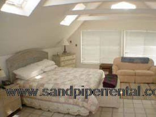 Cape Cod Home 995404