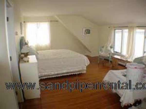 Cape Cod Home 995404