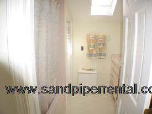 Cape Cod Home 995404