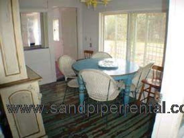Cape Cod Home 995404