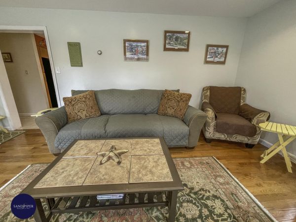 Cape Cod Home 995405