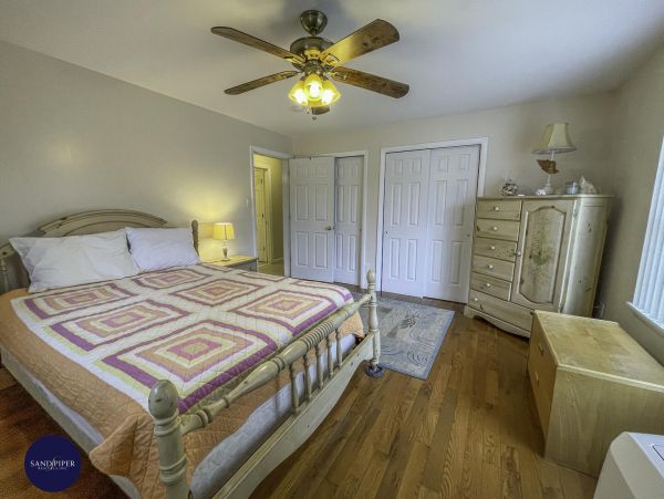 Cape Cod Home 995405