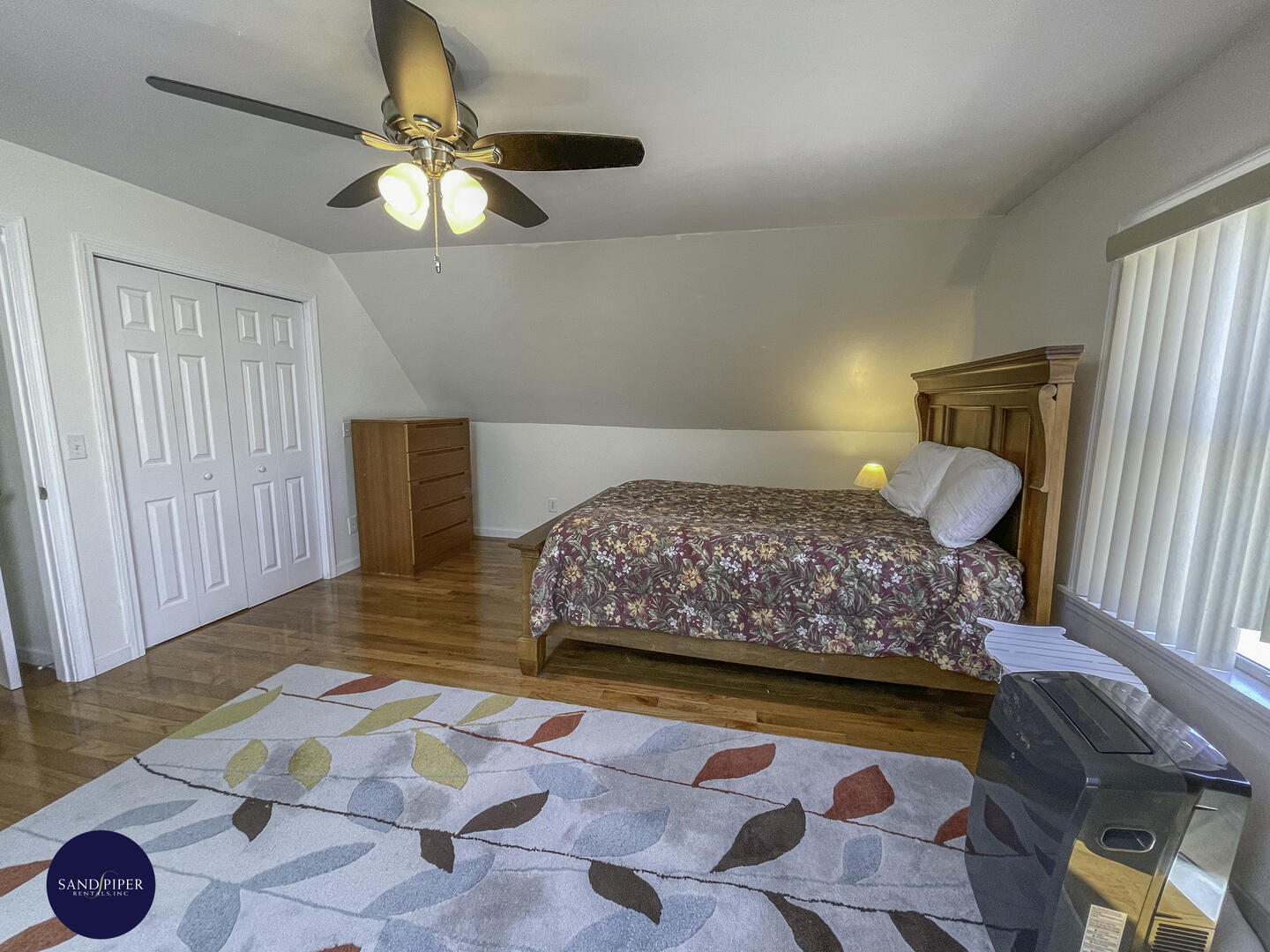 Cape Cod Home 995405