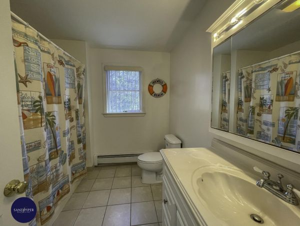 Cape Cod Home 995405