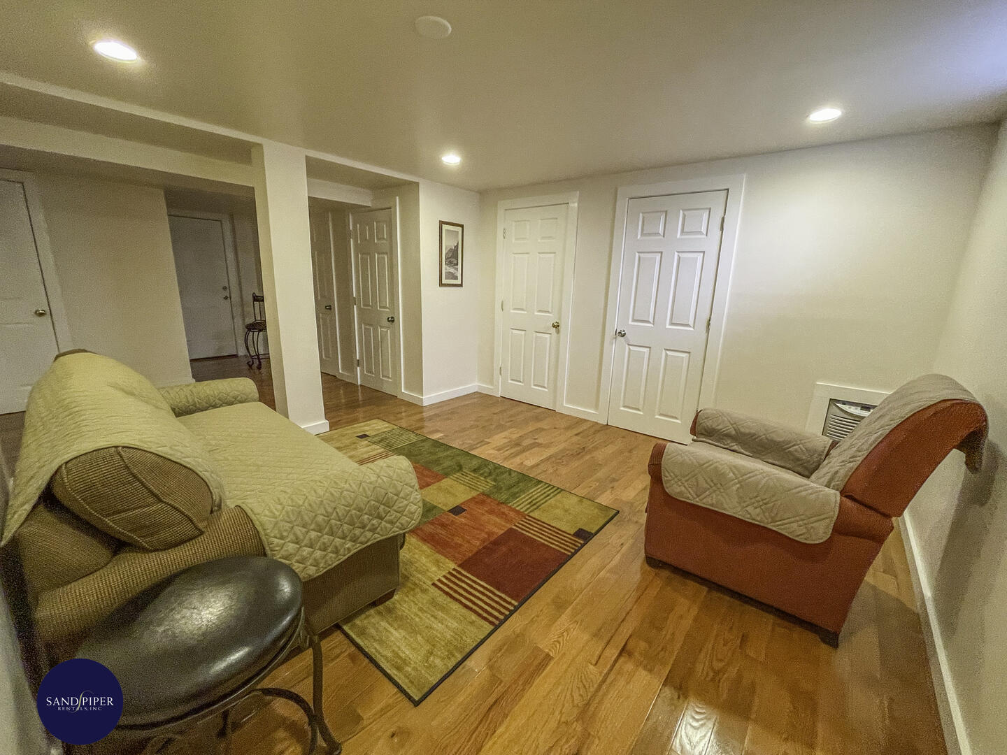 Cape Cod Home 995405