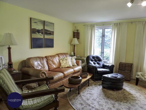 Cape Cod Home 995406