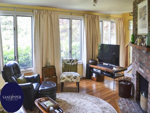 Cape Cod Home 995406