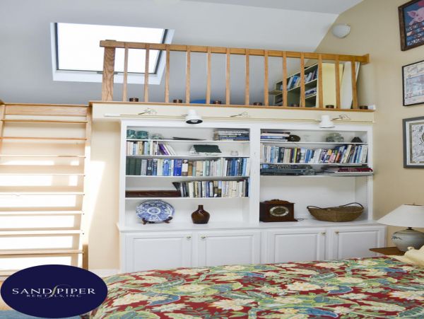 Cape Cod Home 995406