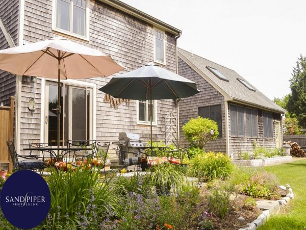 Cape Cod Home 995406