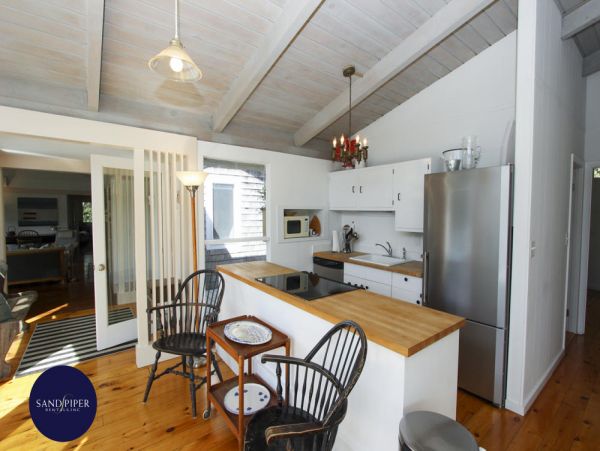 Cape Cod Home 995407
