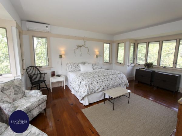 Cape Cod Home 995407