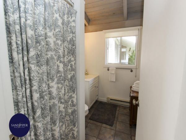 Cape Cod Home 995407