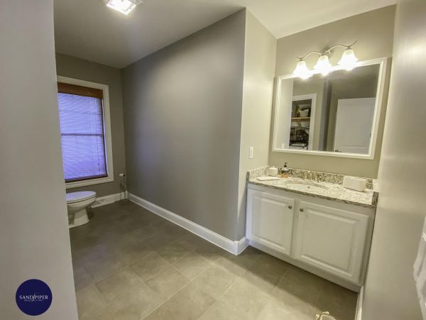Cape Cod Home 995408