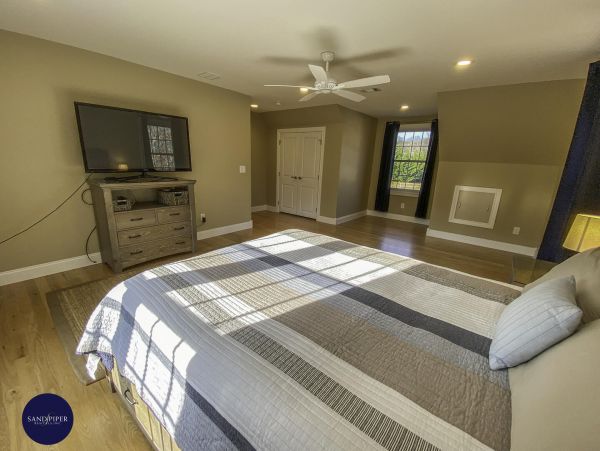 Cape Cod Home 995408