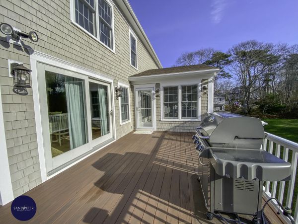 Cape Cod Home 995408