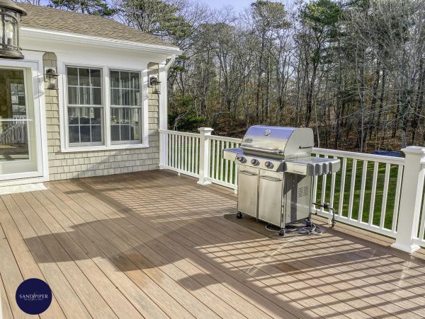 Cape Cod Home 995408